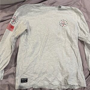 Howitzer Men's Light Gray Long Sleeve Tee